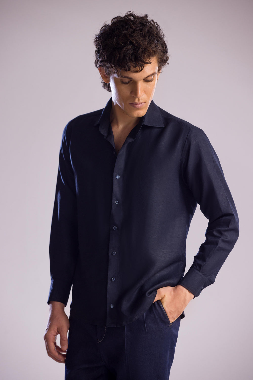 Linen Shirt in Midnight Blue