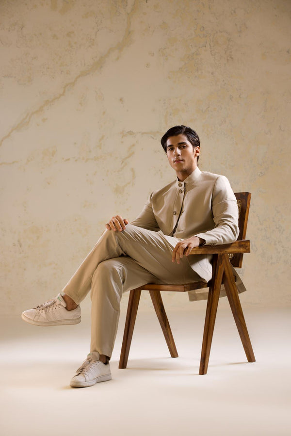 Single-Breasted Casual Suit with Mandarin Collar in Beige Linen