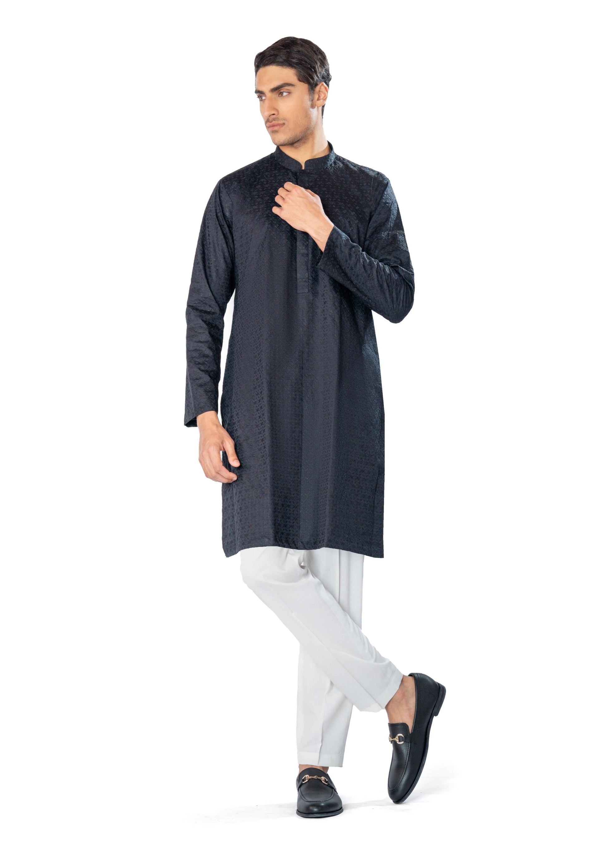 Black Embroidered Kurta in Floral Pattern
