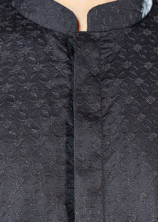 Black Embroidered Kurta in Floral Pattern