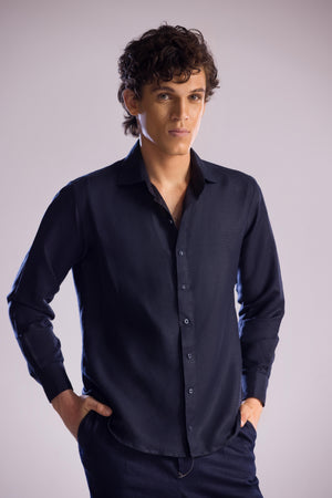 Linen Shirt in Midnight Blue